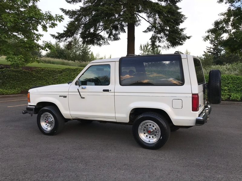 Illustration for article titled At $6,995, Could This 1989 Ford Bronco II Prove More Desirable Than the Original?